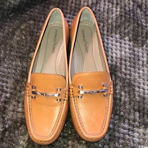 Donald Pilner classic tan loafer.  Like New